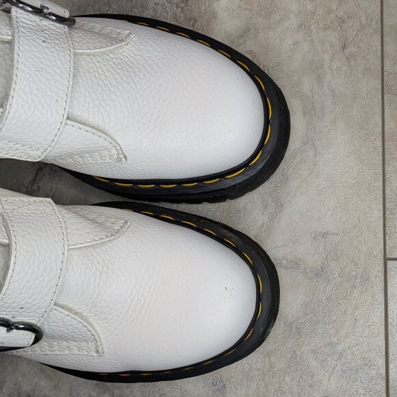 Doc Martens 'Devon Heart' Platform Boots (women's 9) - Picture 7 of 11